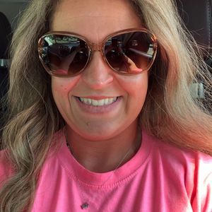 Meet your Posher, Leanne